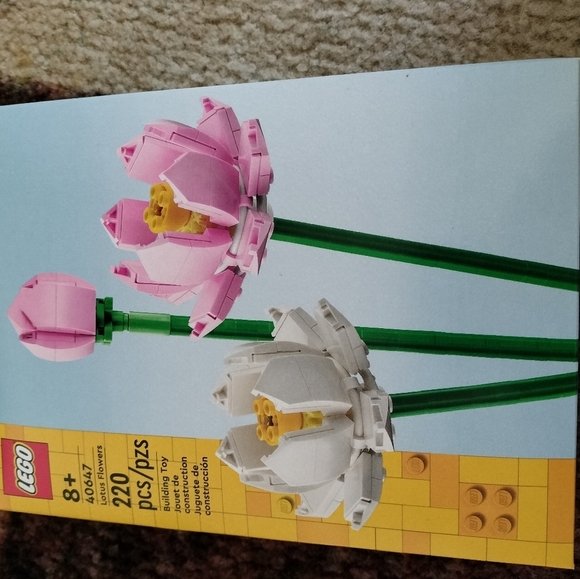 Lego Roses, Tulips,  Sunflowers, Daffodils, Lotus + Cherry Blossoms Flow… - Picture 10 of 15